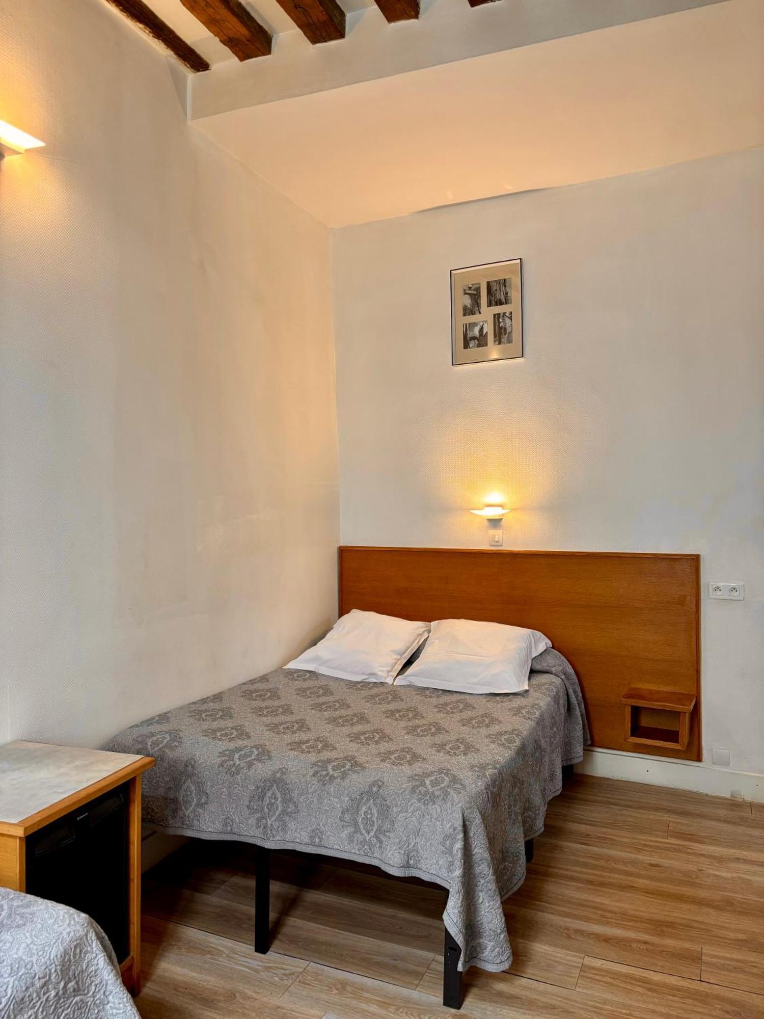 פריז Hotel Des Fontaines מראה חיצוני תמונה
