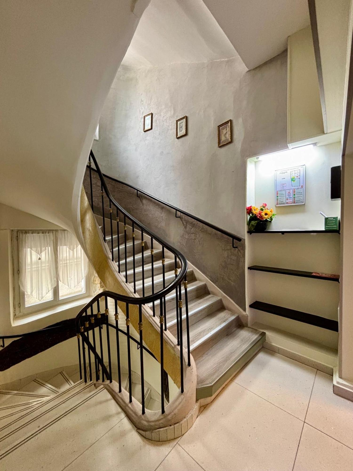 פריז Hotel Des Fontaines מראה חיצוני תמונה