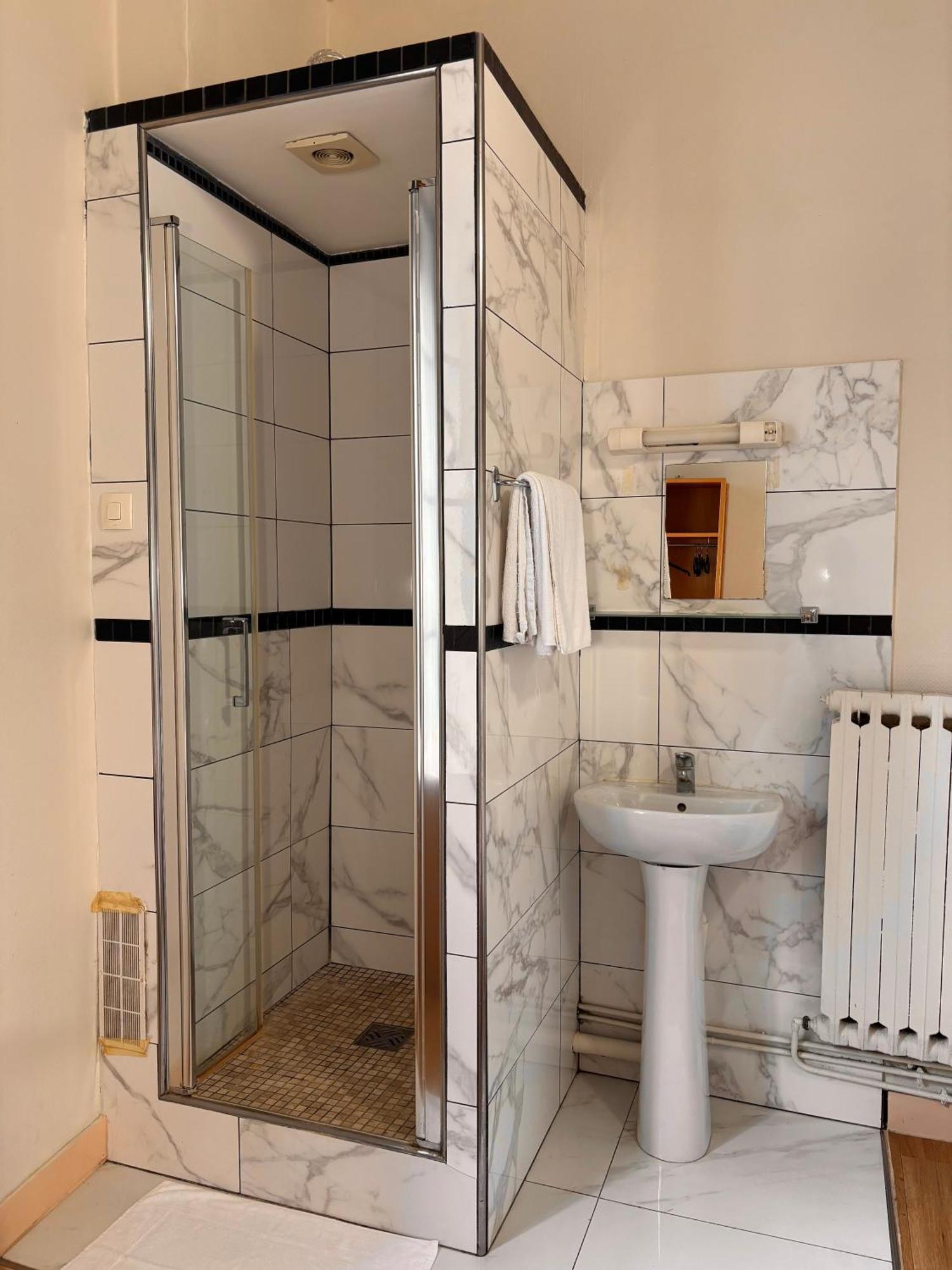 פריז Hotel Des Fontaines מראה חיצוני תמונה