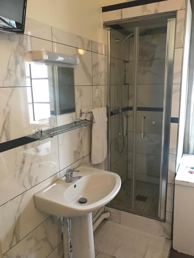 פריז Hotel Des Fontaines מראה חיצוני תמונה